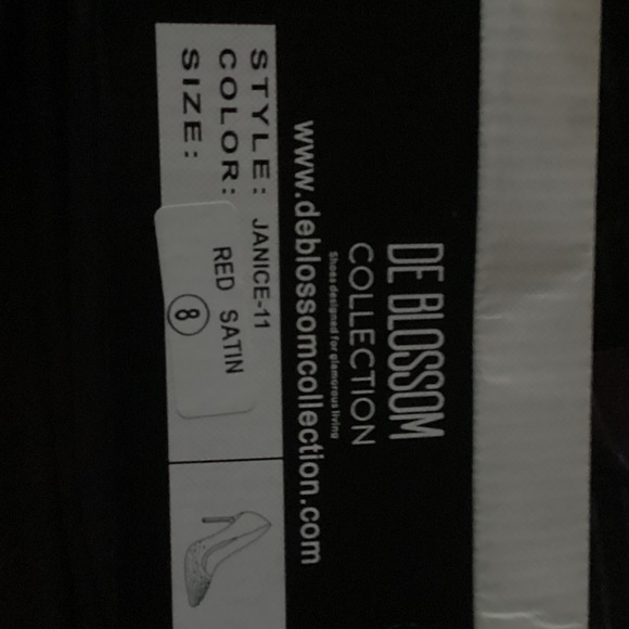 🌷 Red Heels with Rhinestone Detail - Picture 9 of 9